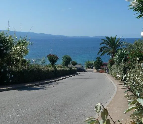 Sanguinaires T2 150metres De La